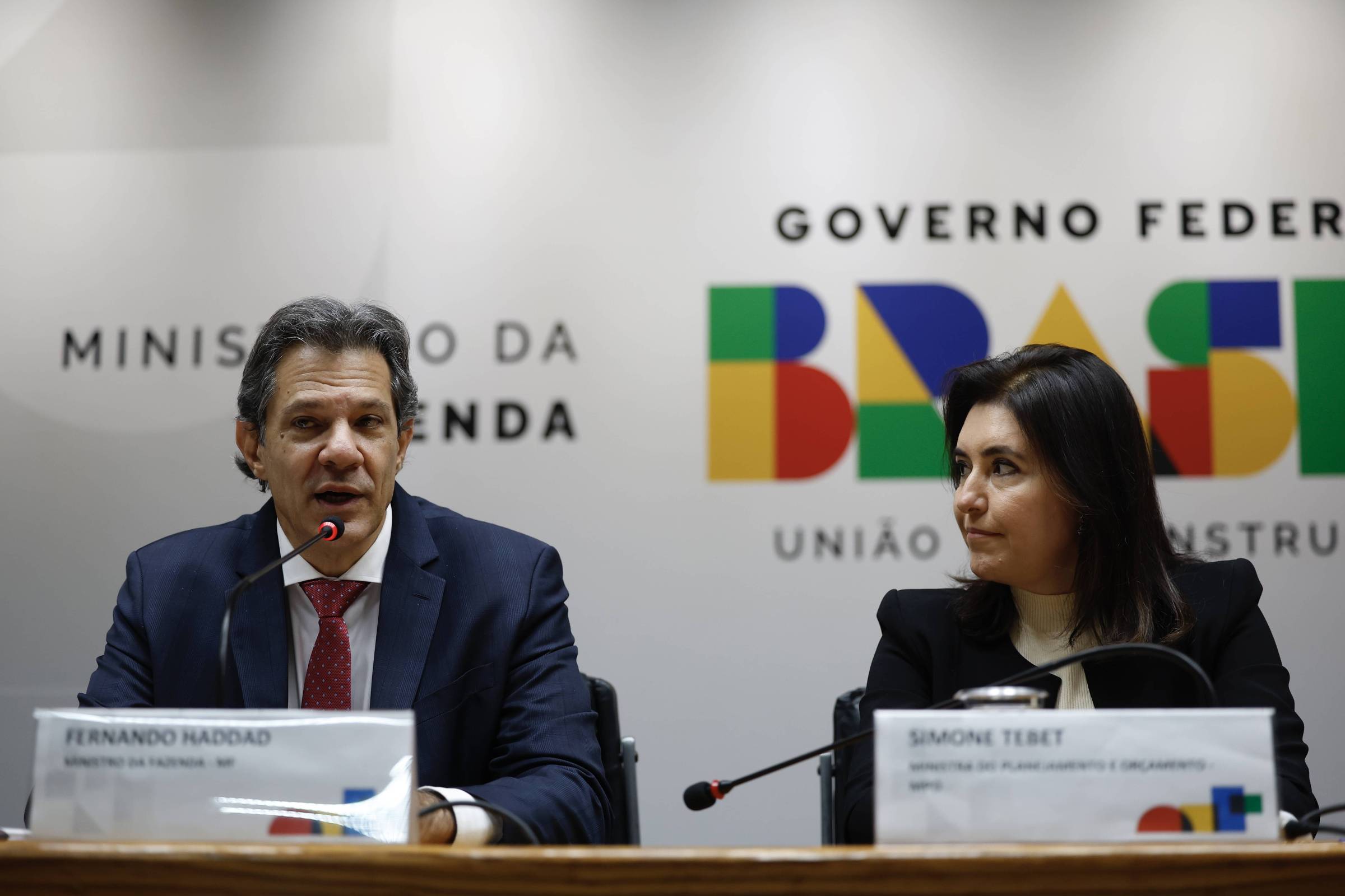 Governo planeja resgatar R$ 8,44 bi de fundos para aliviar gastos congelados