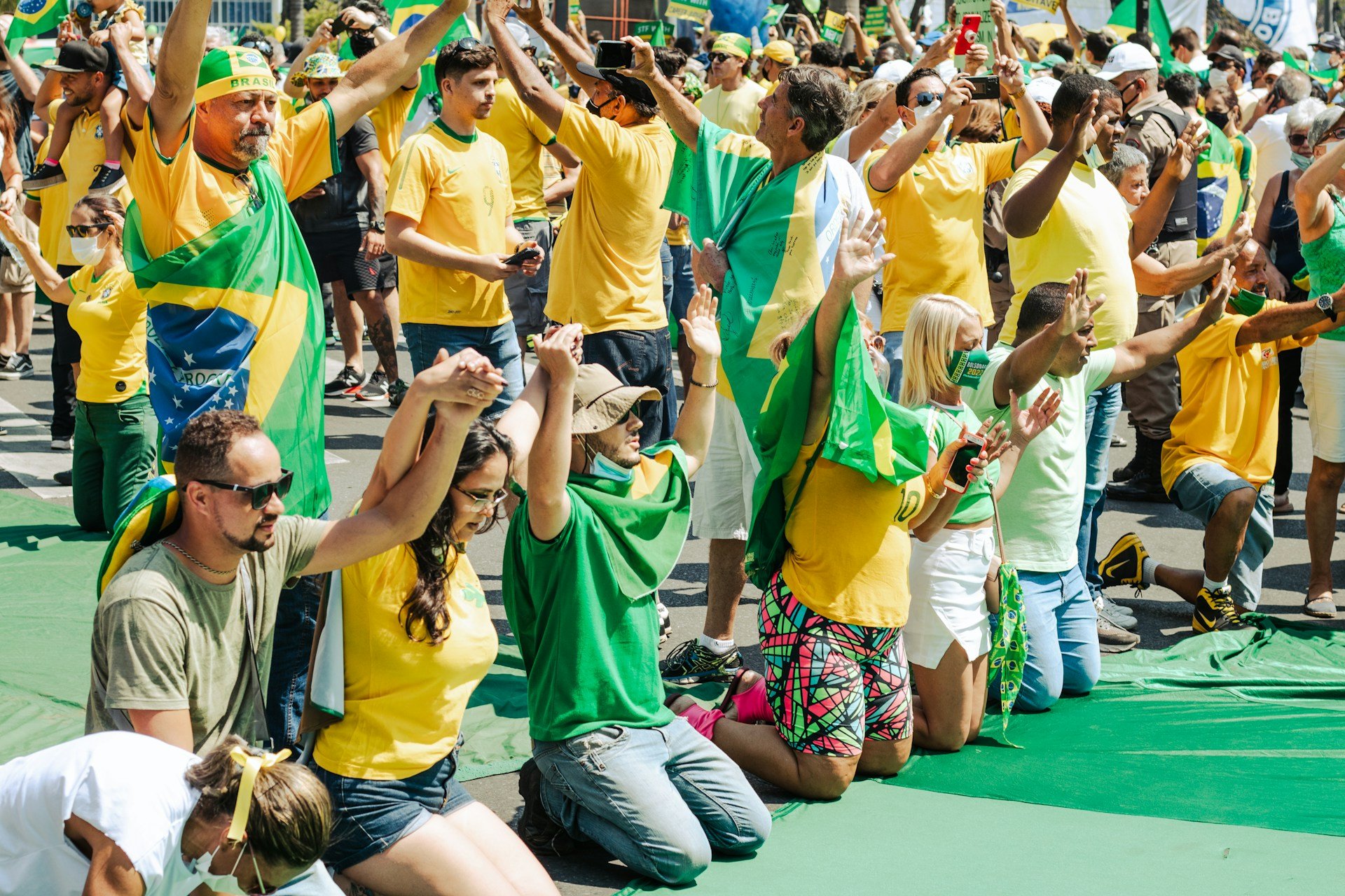Cristãos são convocados a orar pelo Brasil em momento de crise espiritual