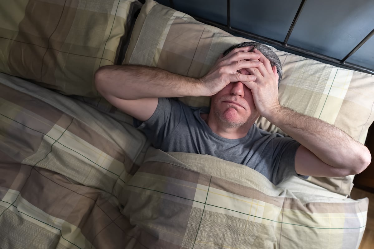 Um homem com insônia, uma doença que afeta entre 20% e 40% da população espanhola. (Foto: José Miguel Sánchez/Getty Images)