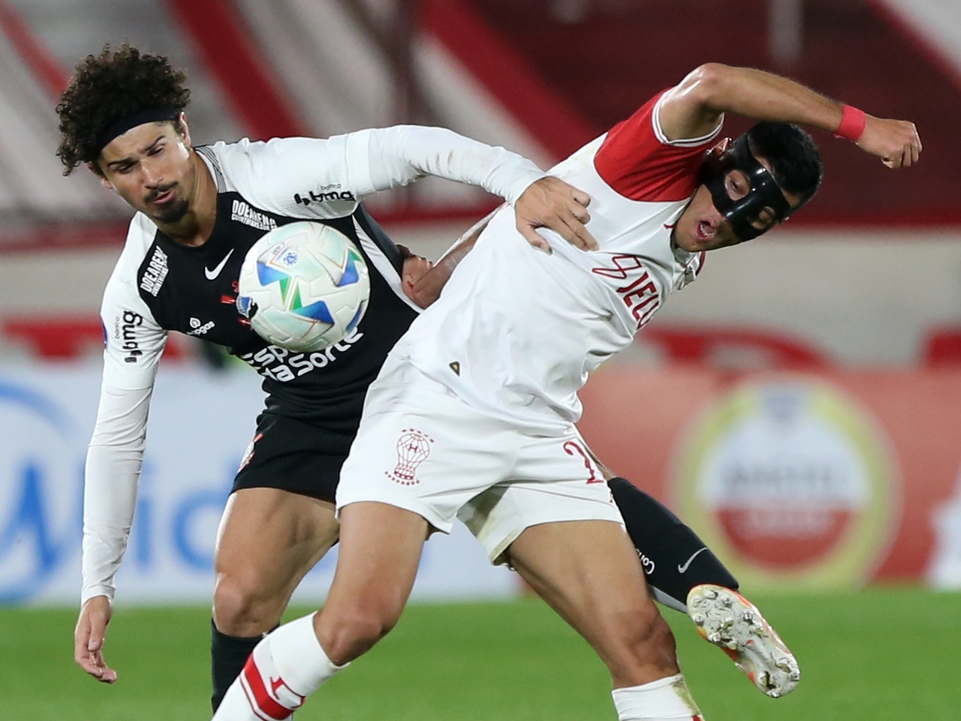 Corinthians demonstra falta de empenho e é eliminado da Sul-Americana