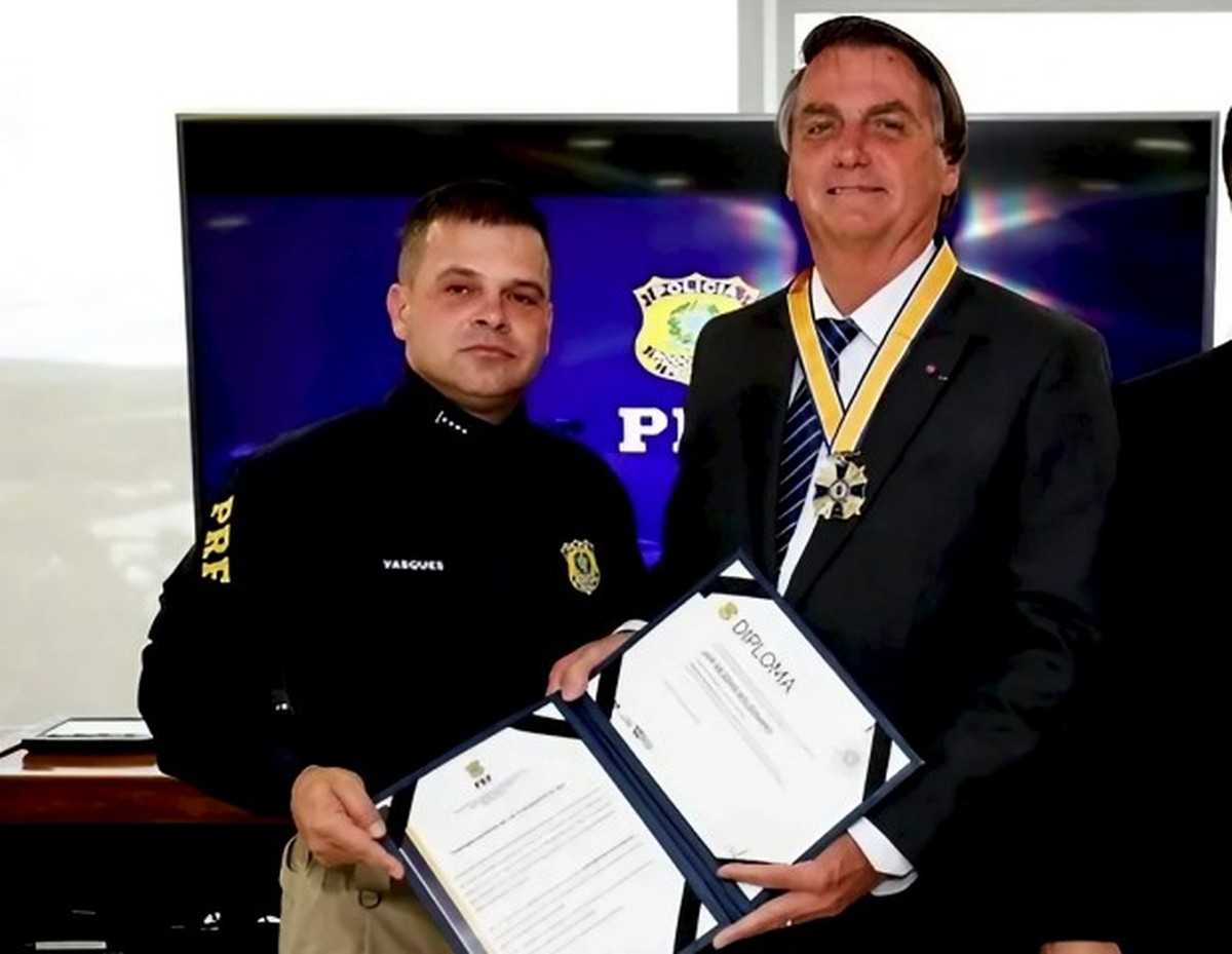 Ex-diretor da PRF adota postura cautelosa em contraste com Bolsonaro