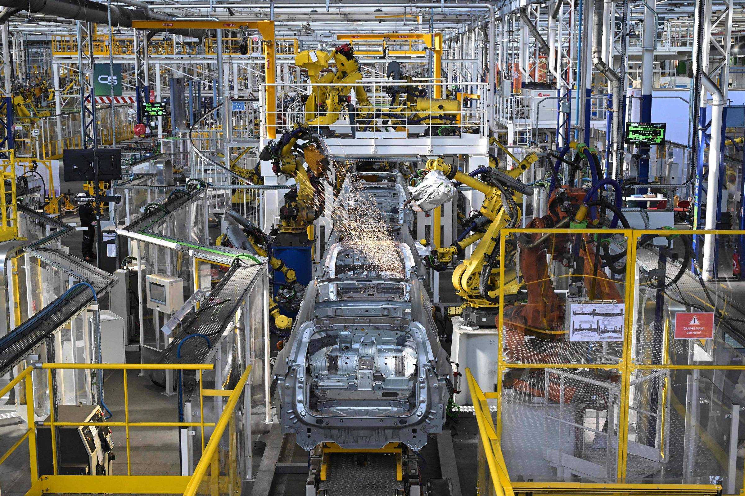 Stellantis interrompe investimentos em projeto de hidrogênio para veículos