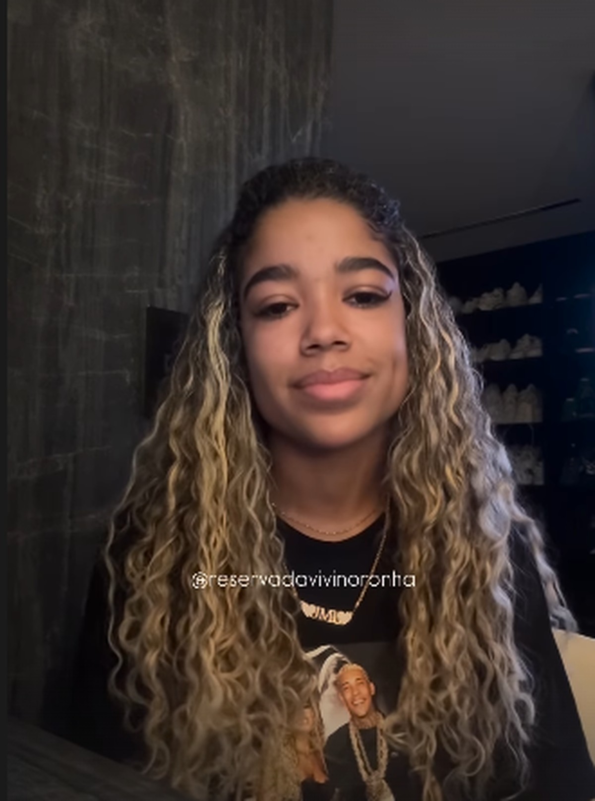 Viviane Noronha é intimada após acusar polícia de sumir com joias de MC Poze