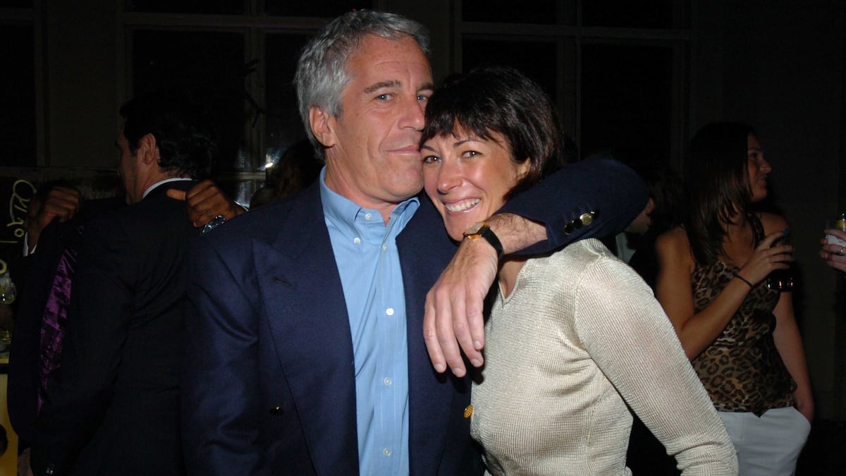Trump se prepara para encontro com Ghislaine Maxwell, associada de Epstein