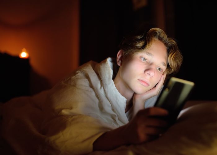 Adolescentes desconhecem formas de denunciar violência sexual na internet