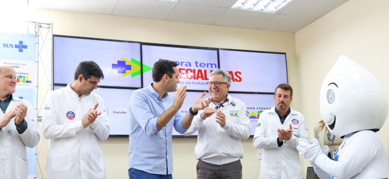 Ministério da Saúde destina R$ 400 milhões para expandir programa de especialistas