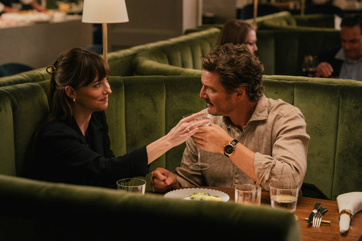 'Amores Materialistas' com Pedro Pascal e Dakota Johnson estreia em São Paulo