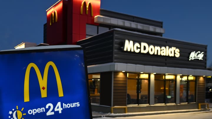Goldman eleva recomendação para ações do McDonald's com retorno do Snack Wrap