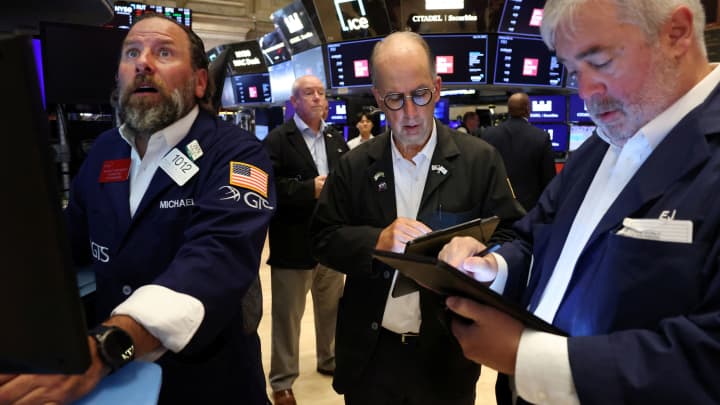 Investidores recorrem a empréstimos para comprar ações em ritmo de bolhas financeiras