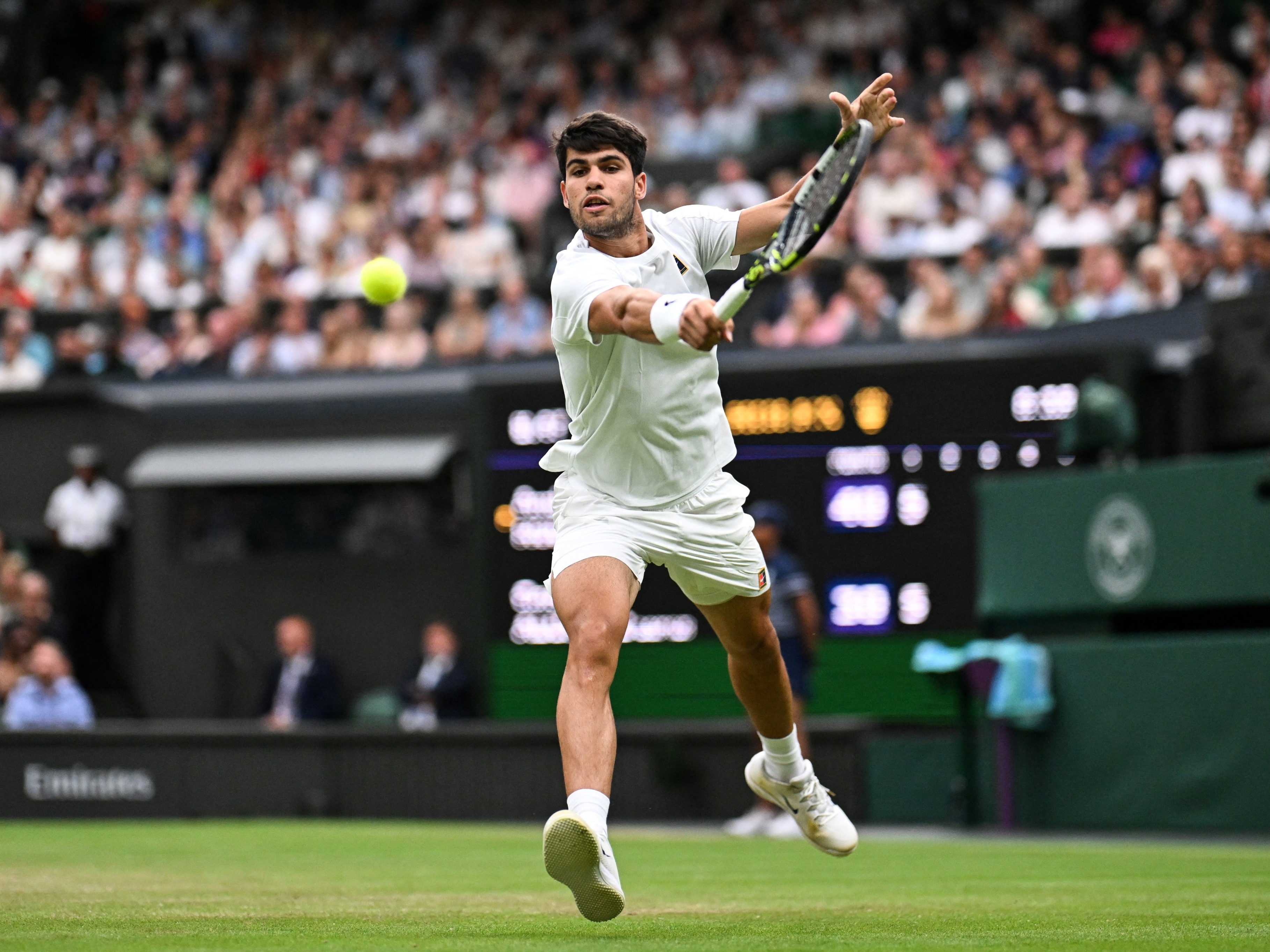 Alcaraz vira jogo, Brasil quebra tabu e polêmica marca dia 7 em Wimbledon