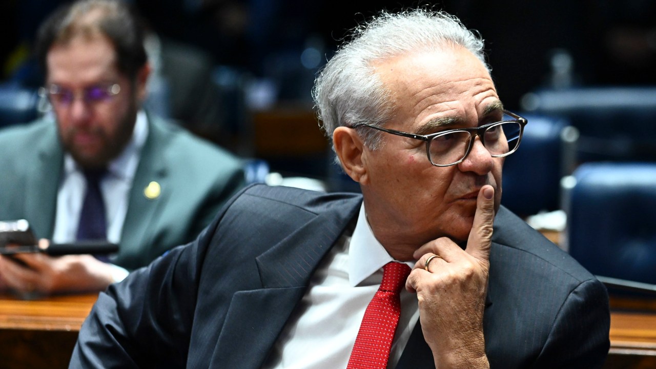 Renan Calheiros anuncia visita de solidariedade a Glauber Braga em meio a crise política