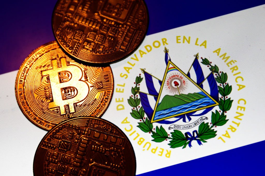 FMI afirma que El Salvador não adquiriu bitcoin desde fevereiro