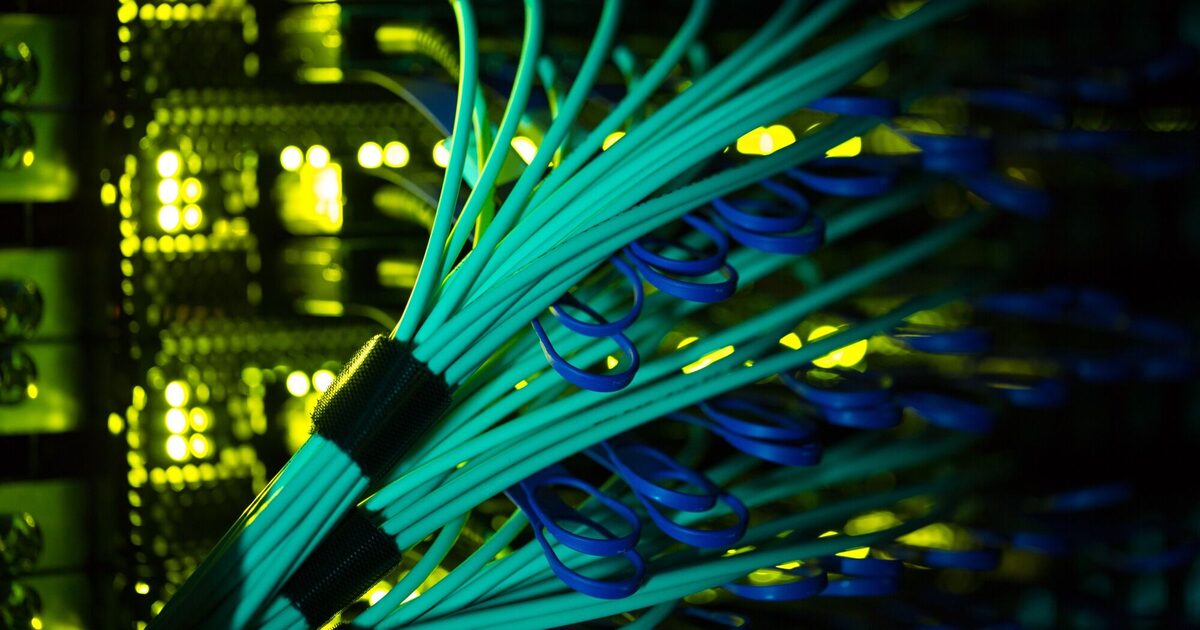 Startup de inteligência artificial busca US$ 100 milhões para inovação em materiais tecnológicos