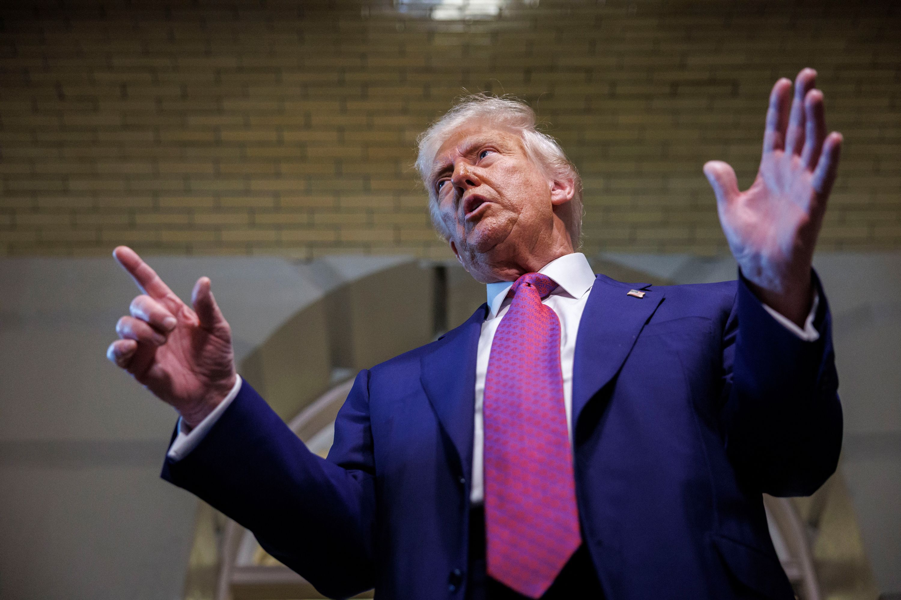 Trump propõe megabill que redistribui riqueza nos Estados Unidos