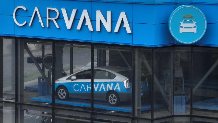Oppenheimer eleva recomendação da Carvana e projeta quase 40% de valorização