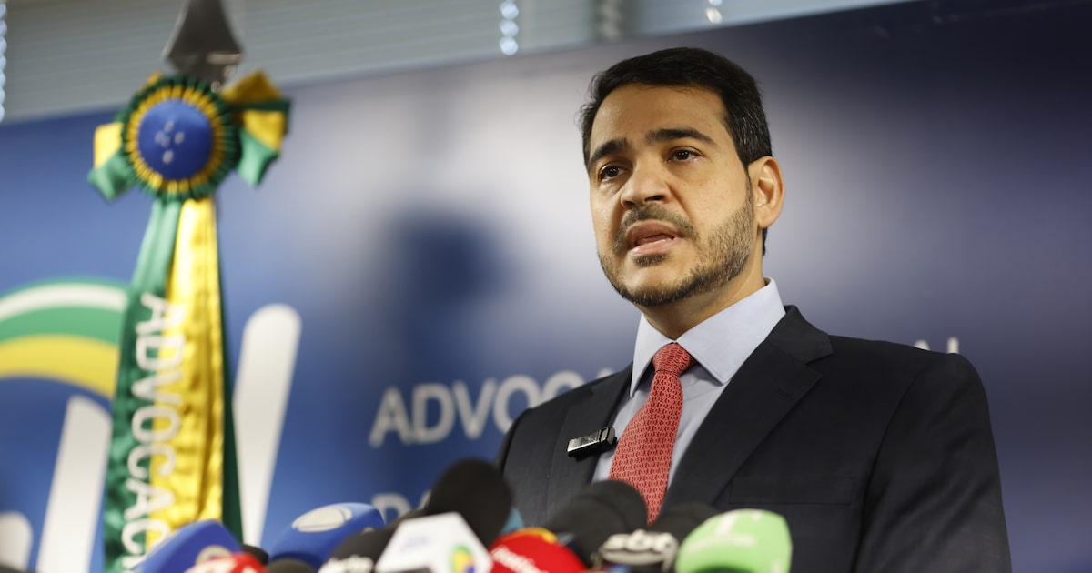 AGU considera ação por danos morais contra Eduardo Bolsonaro nos EUA