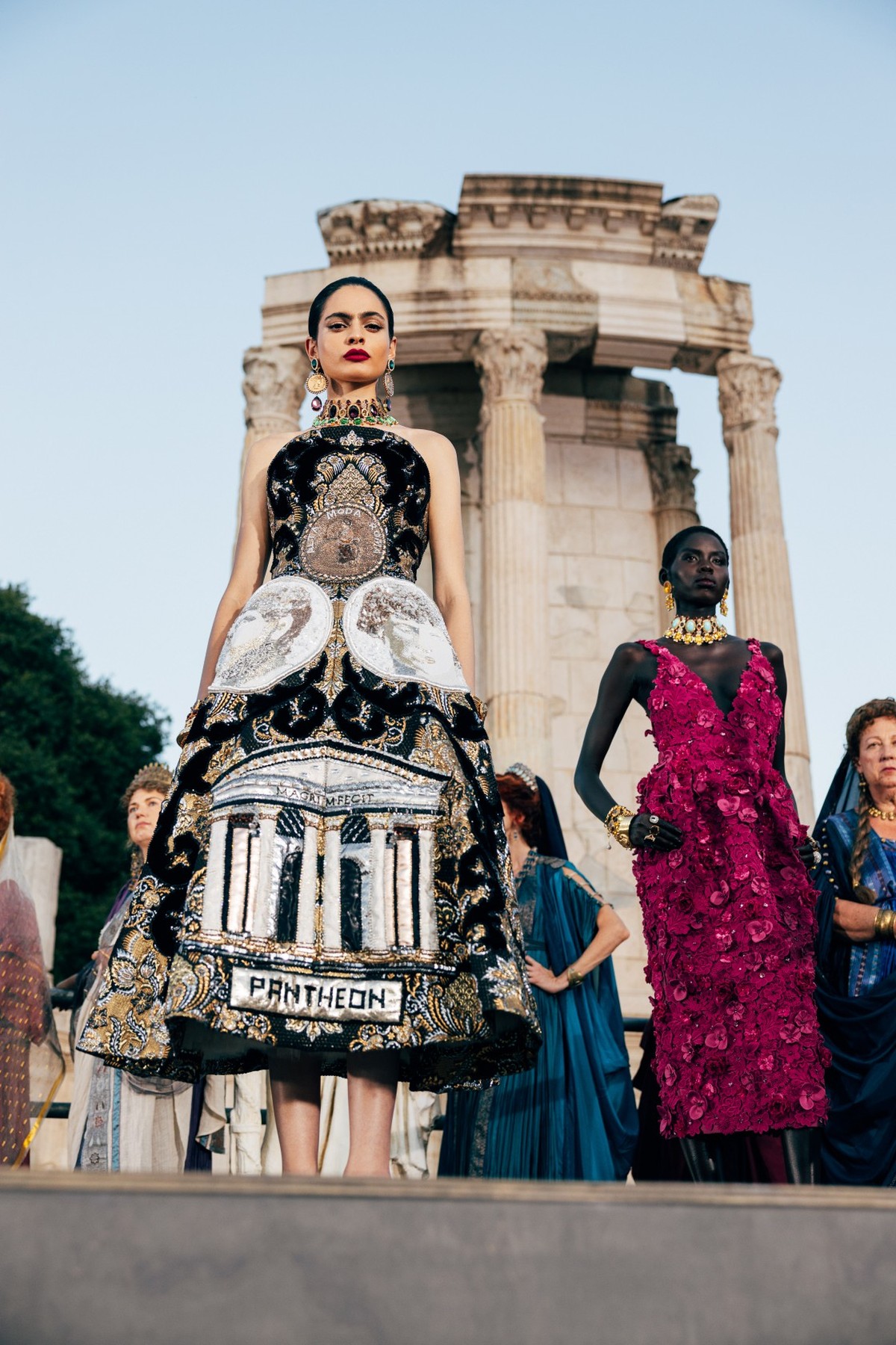 Dolce & Gabbana encanta Roma com sua deslumbrante temporada de Alta Moda