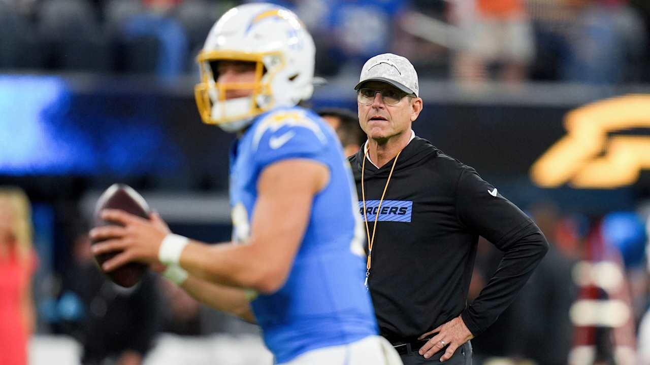 Jim Harbaugh tem como meta levar Justin Herbert ao Hall da Fama do futebol americano