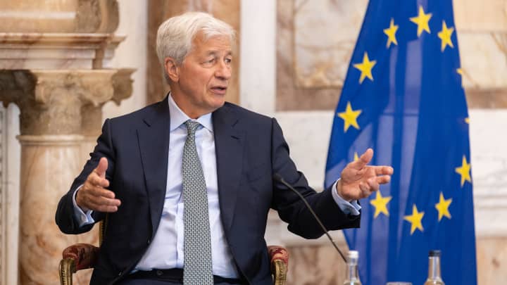 Dimon alerta Europa sobre crise econômica: 'Vocês estão perdendo'