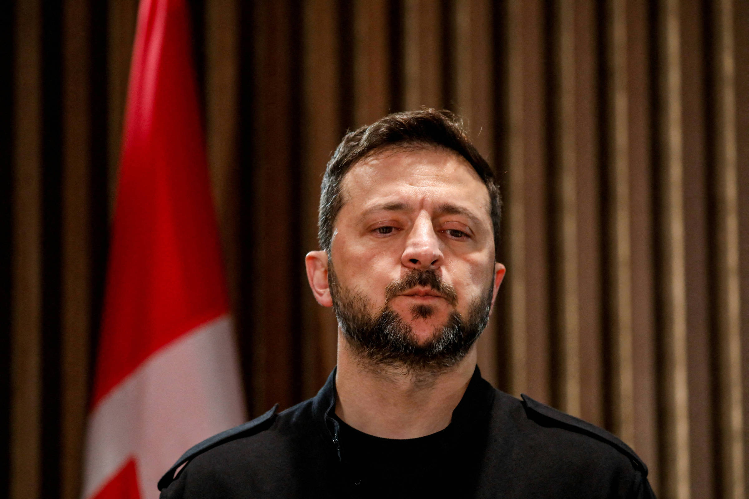 Zelenski se pronuncia em encontro com Putin, mas Rússia frustra expectativas