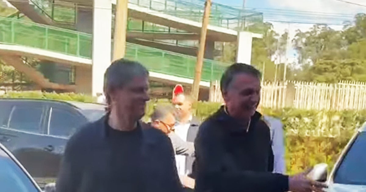 Tarcísio de Freitas ganha espaço com saída de Bolsonaro da disputa política