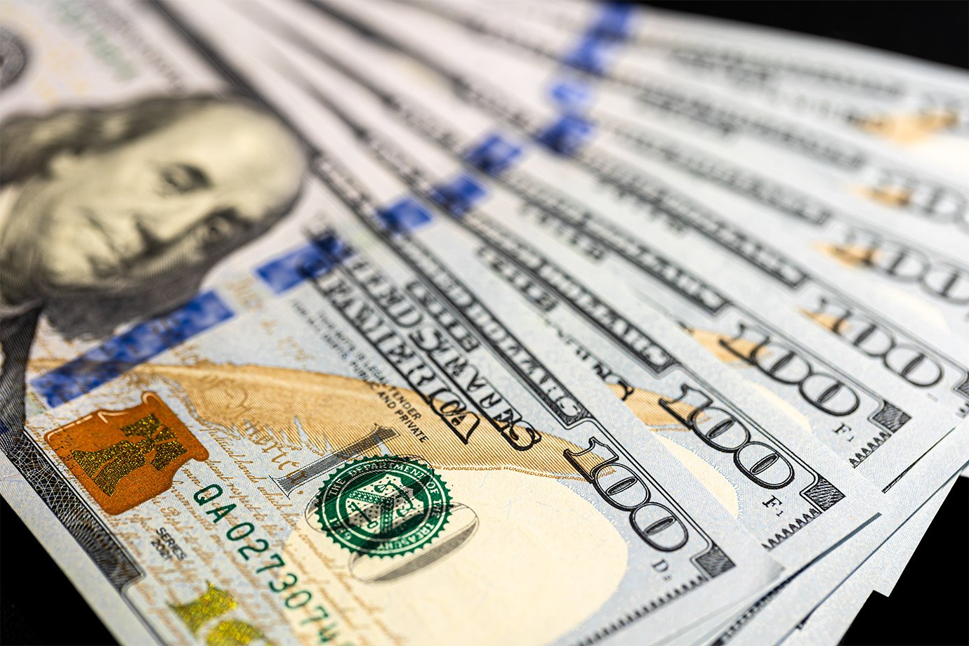 Dólar recua e fecha a R$ 5,54 após atingir R$ 5,60 durante o dia