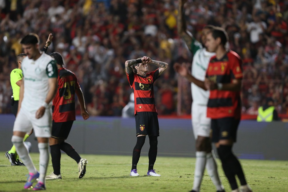 Barletta lamenta chance perdida em Sport x Palmeiras (Foto: Marlon Costa/AGIF)