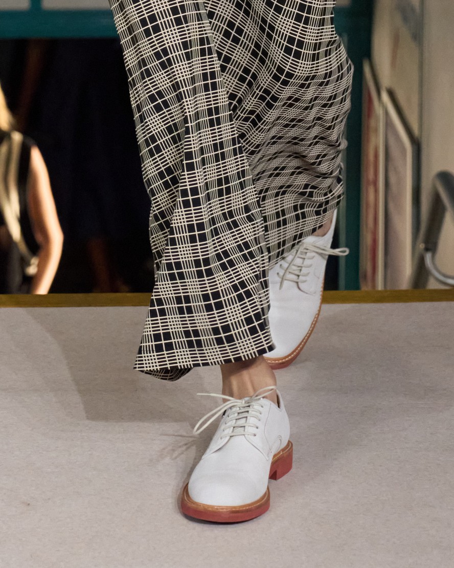 O sapato Oxford foi destaque no desfile primavera-verão 2025 da Tommy Hilfiger (Foto: Launchmetrics Spotlight)