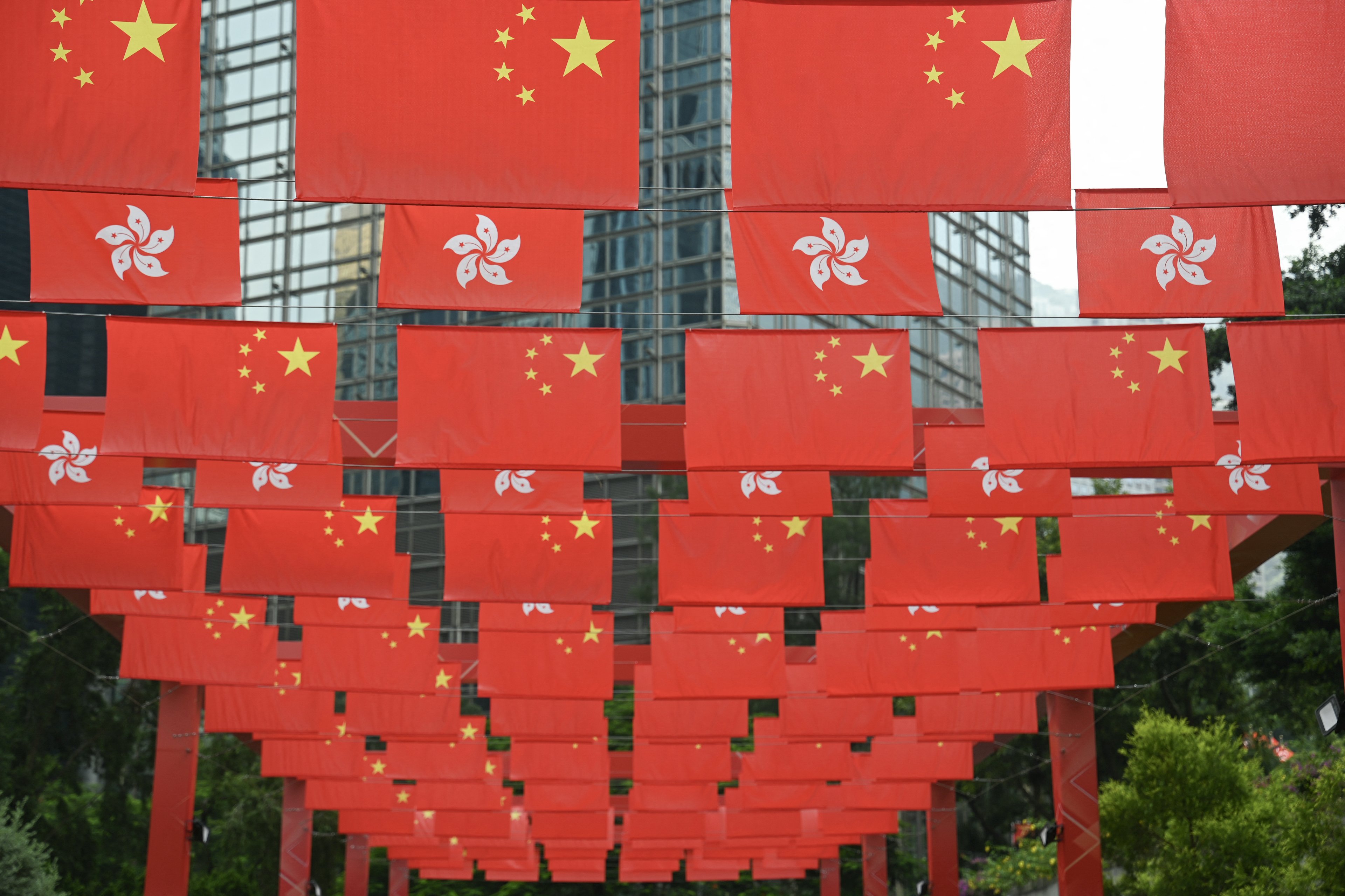 Capital estrangeiro retorna à China com IPOs em Hong Kong superando Wall Street