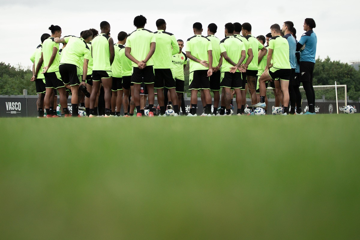 Vasco enfrenta São Paulo em jogo decisivo antes da pausa no campeonato