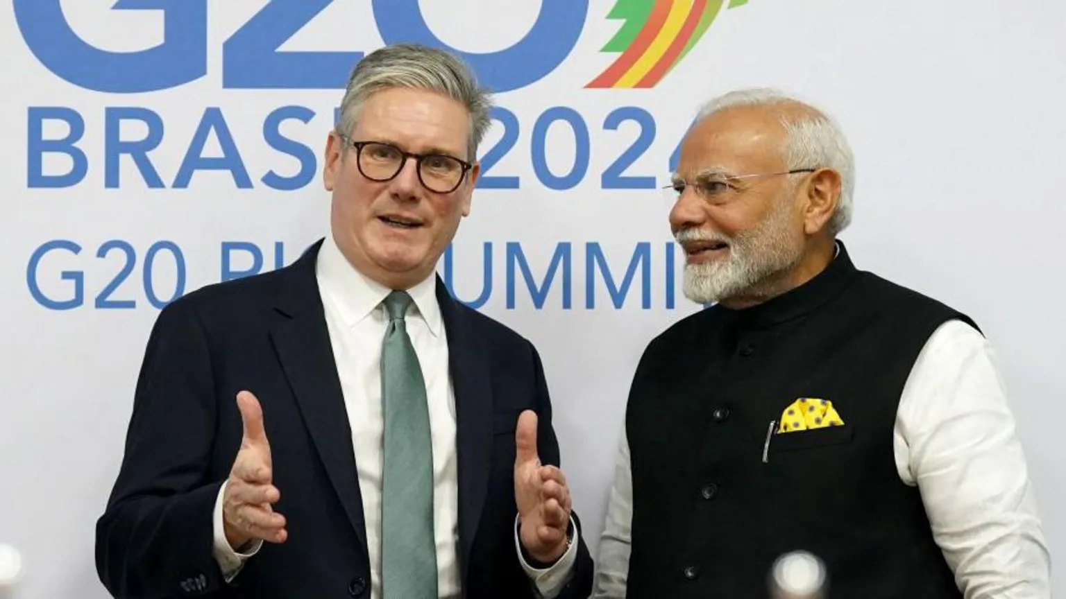 Modi e Starmer assinam acordo comercial histórico durante visita ao Reino Unido