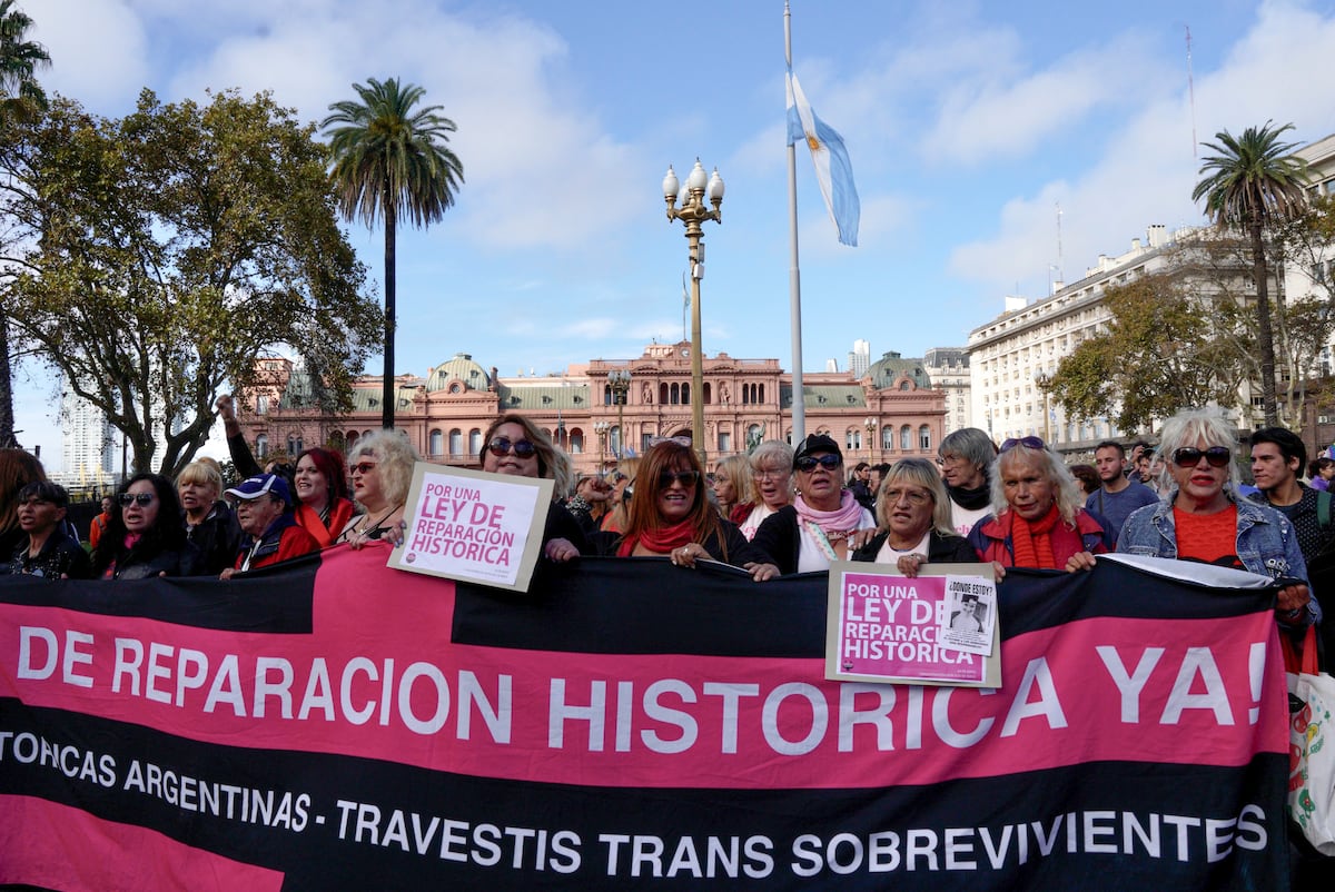 Idosas trans argentinas pedem reparação histórica e denunciam exclusão social
