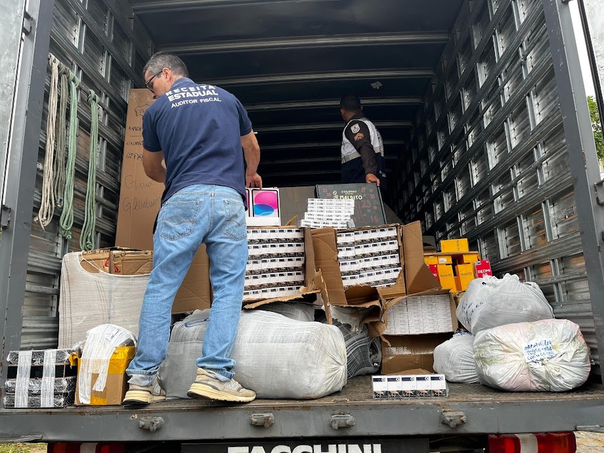 Caminhão com R$ 2,5 milhões em mercadorias irregulares é apreendido no Rio de Janeiro