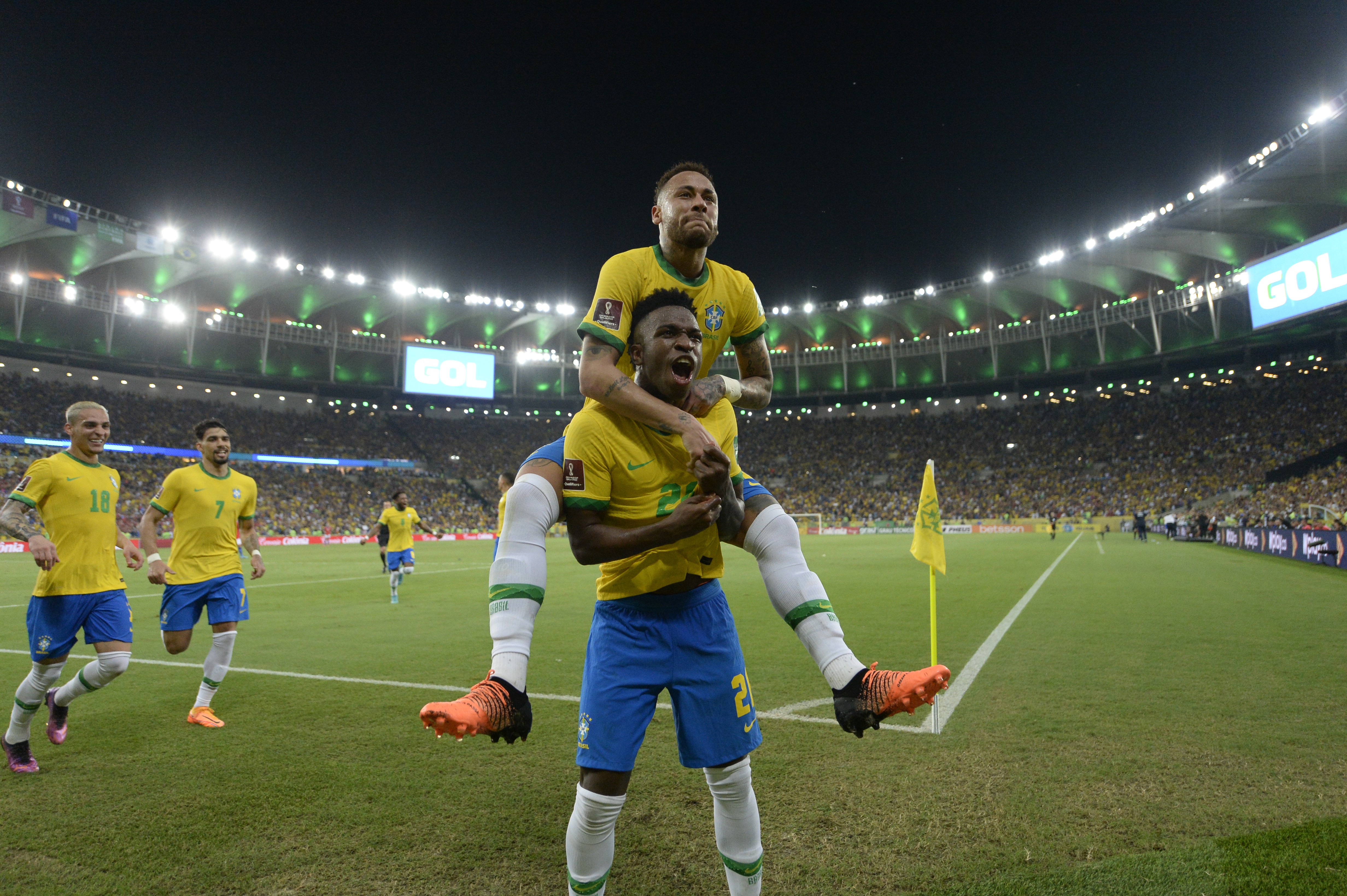 Brasil e Chile se enfrentam no Maracanã na penúltima rodada das Eliminatórias