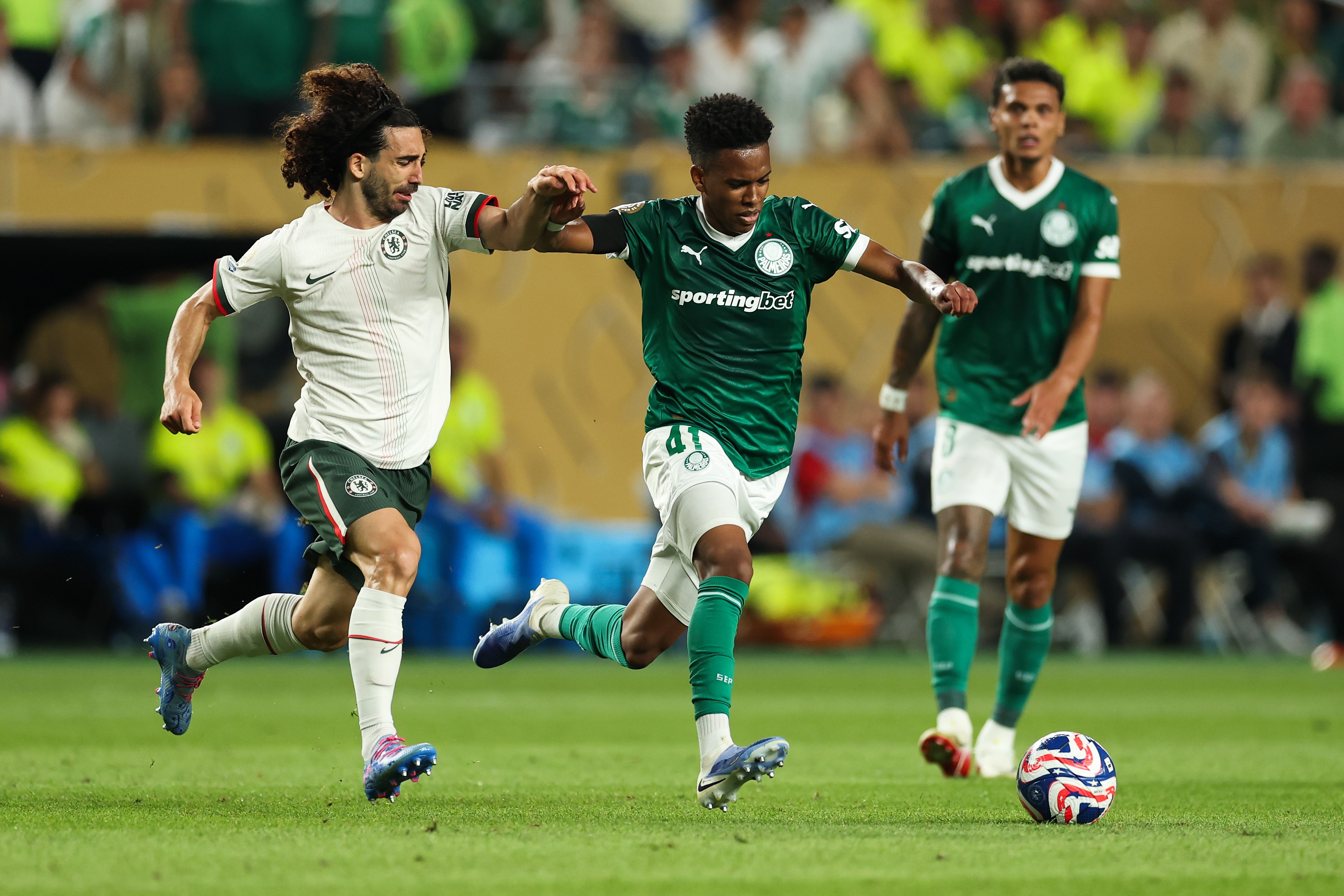 Cucurella afirma que Chelsea busca vitória para chegar à final do Mundial