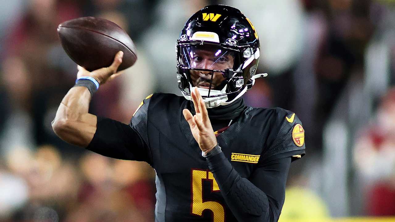 Jayden Daniels busca evitar a temida queda de desempenho em seu segundo ano na NFL