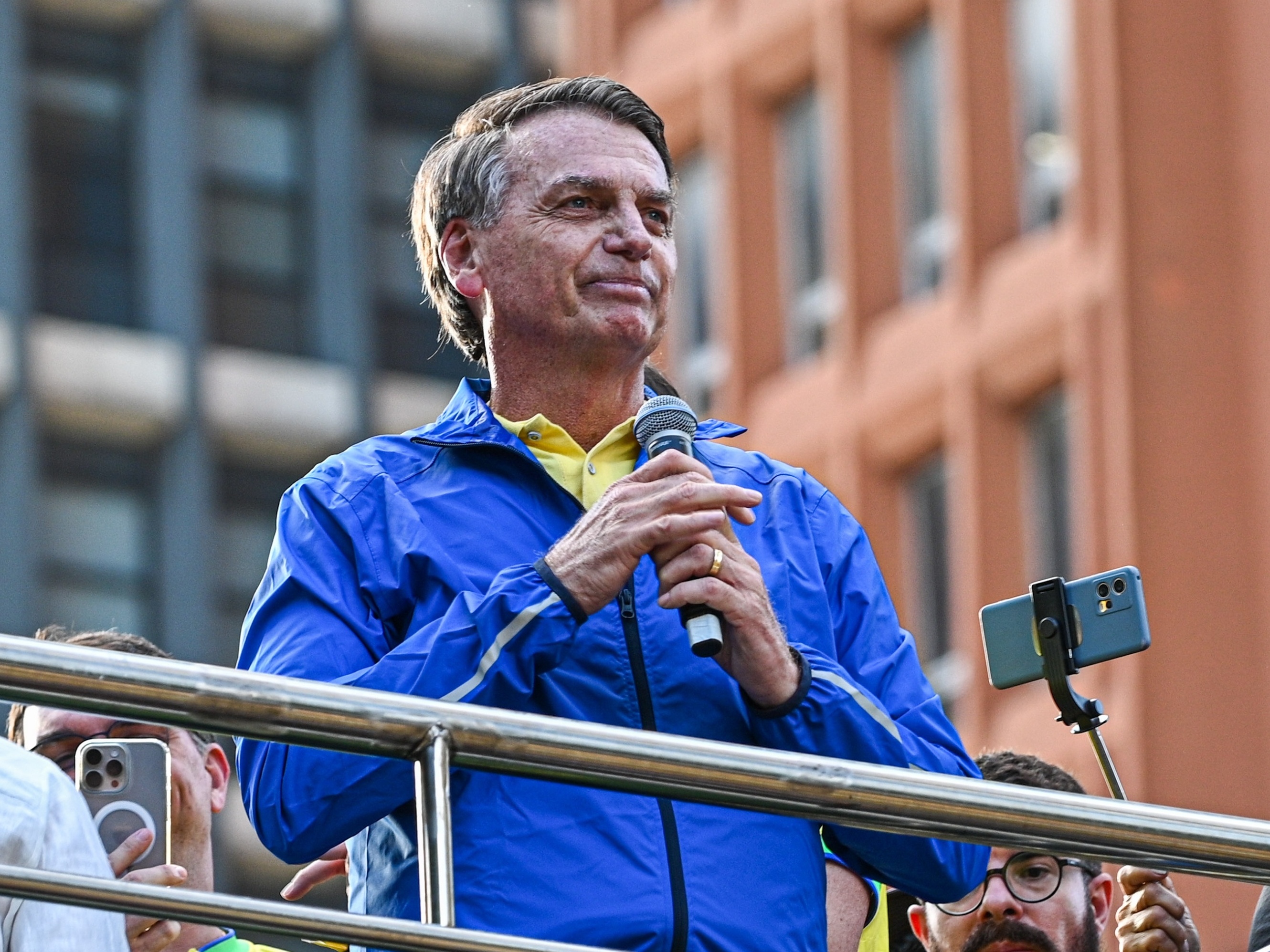 Bolsonaro elogia Trump e alerta sobre isolamento do Brasil no cenário global