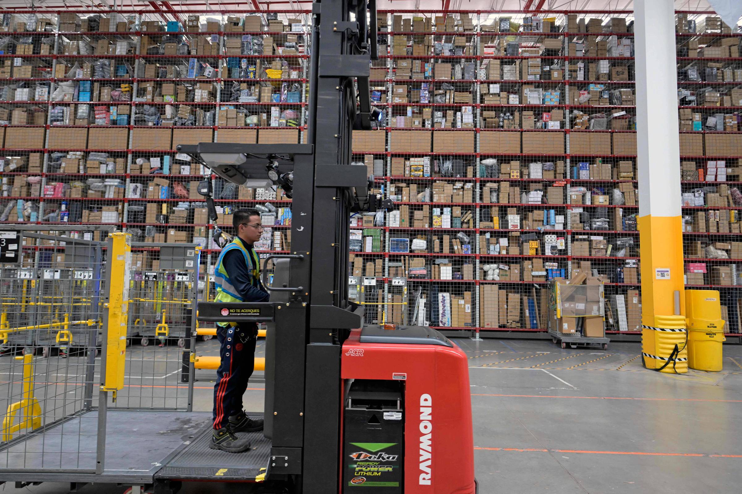 Programadores da Amazon enfrentam pressão para aumentar a velocidade de trabalho com IA