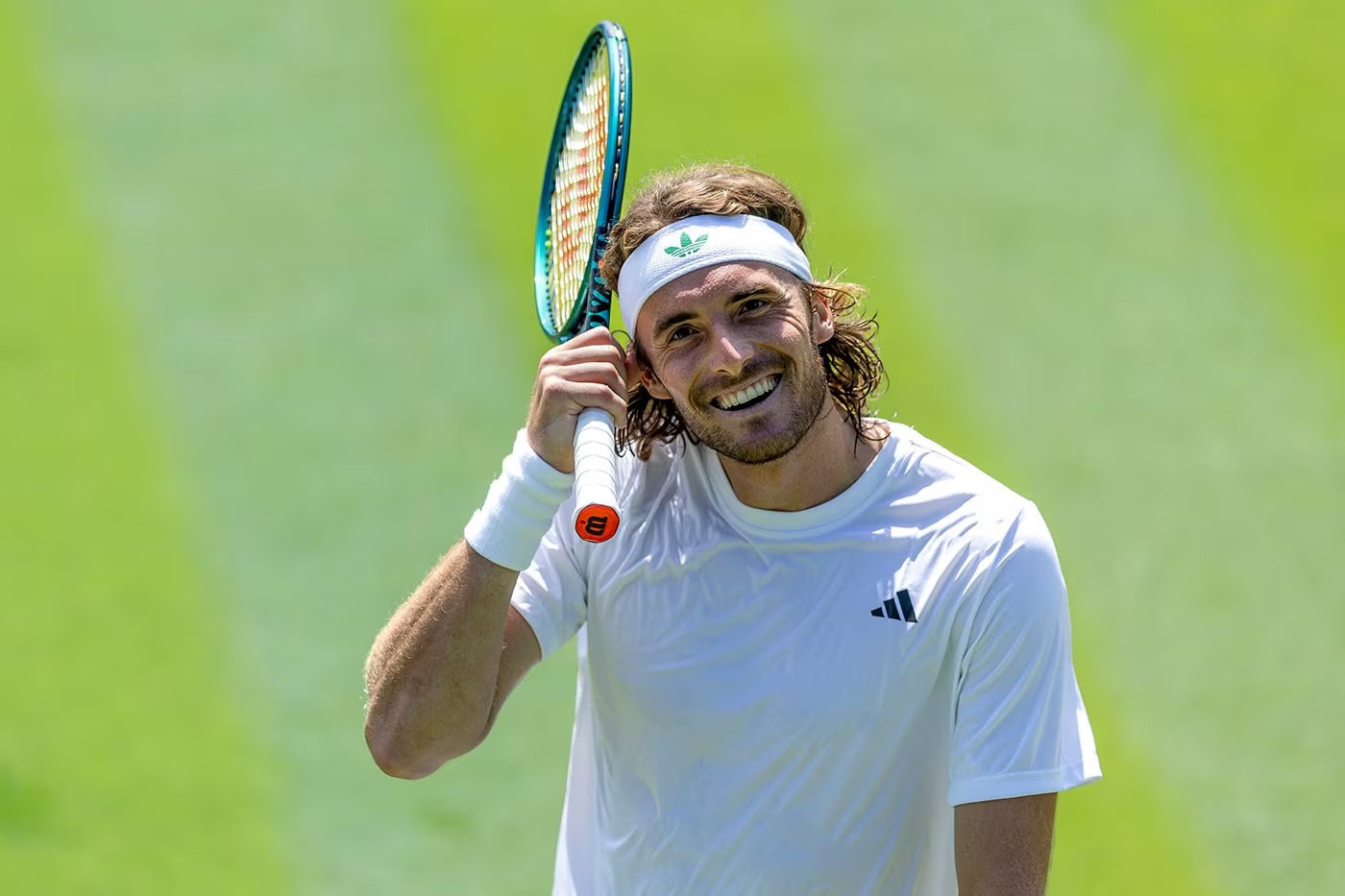 Nível do tênis profissional se eleva, afirma Tsitsipas sobre sua carreira