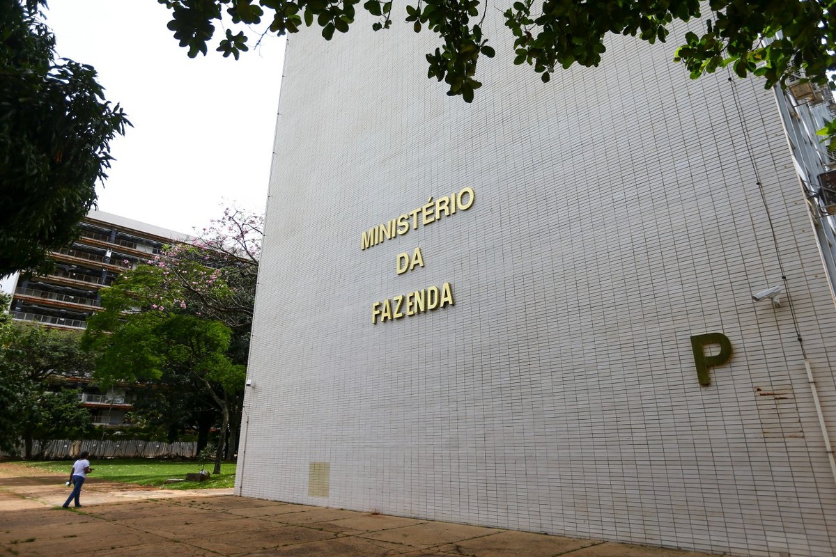 Supersalários aprofundam a desigualdade social no Brasil