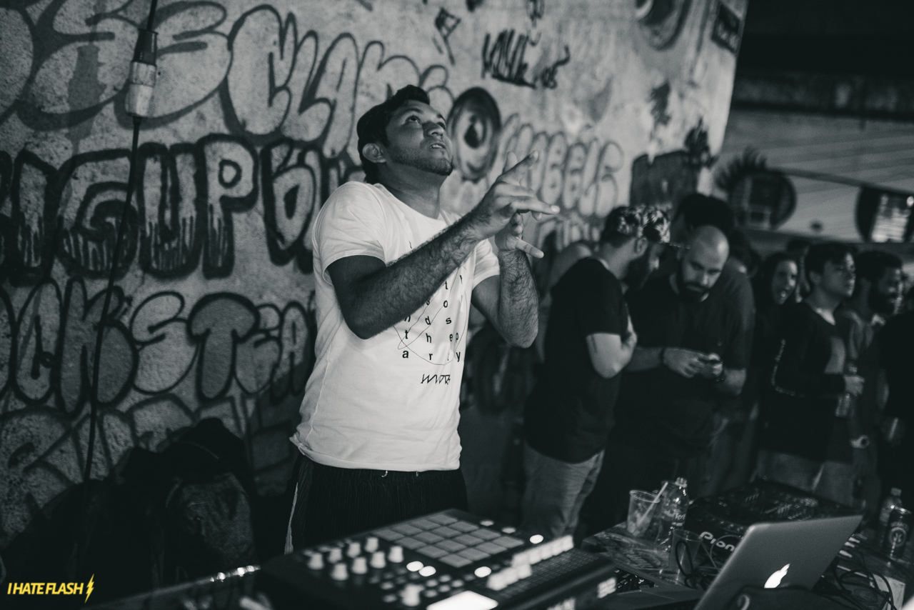 FAVELA BASS & GRAVV ~ TREME O BAILE
