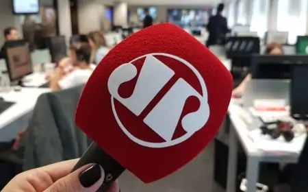 AGU Requer Bloqueio de Bens da Jovem Pan por Críticas ao Sistema Eleitoral: Caso Considerado Complexo pela 6ª Vara Cível Federal de SP