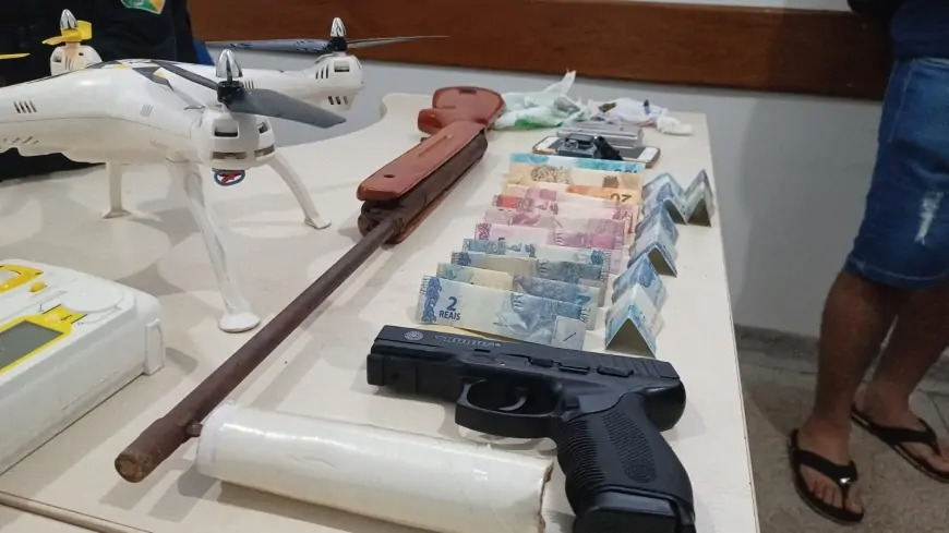 Desvendando a Trama Criminosa: Operação Policial Revela Arsenal e Evidências Chocantes!