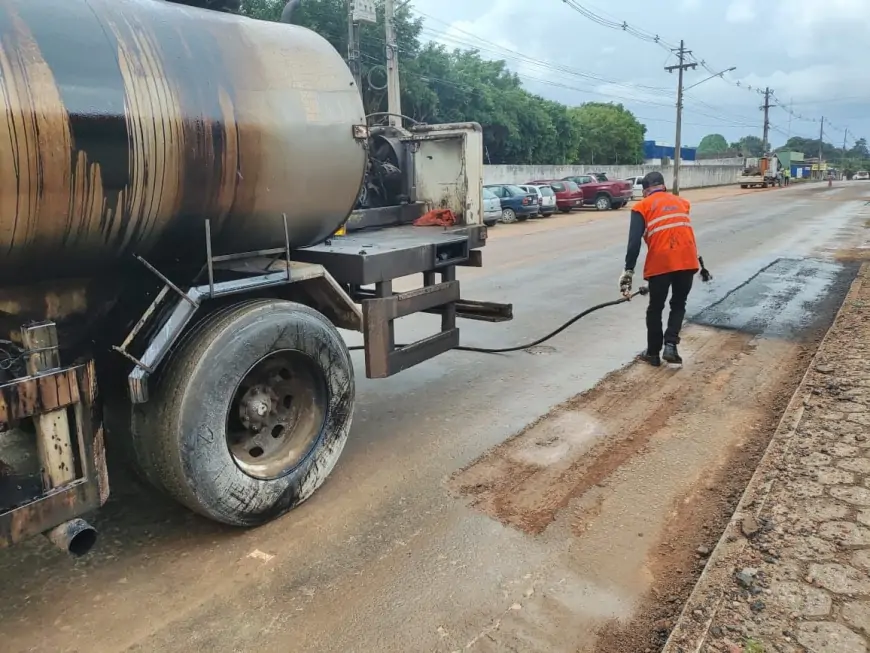 PARCERIA | Prefeitura e DER iniciam operação de tapa-buracos na Linha 94, em Ji-Paraná