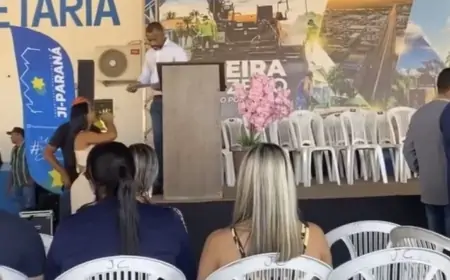 NÃO FOI NINGUÉM | Prefeito realiza evento, passa vergonha e paralisa secretarias para levar servidores