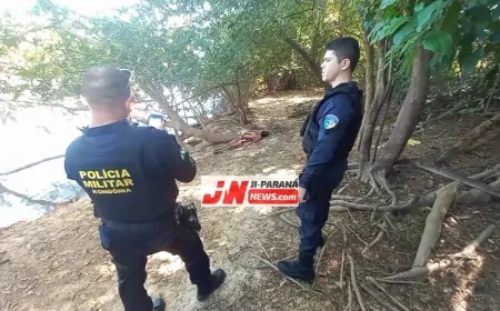 "Mulher é Encontrada sem Vida às Margens do Rio Machado: Possível Morte Natural Intriga Autoridades"