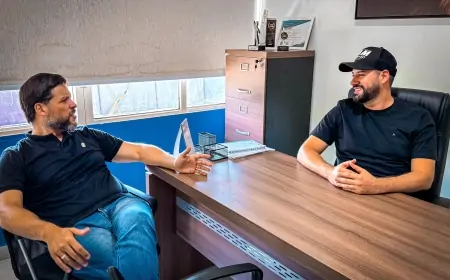 Nim Barroso recebe visita de cortesia do deputado Delegado Camargo