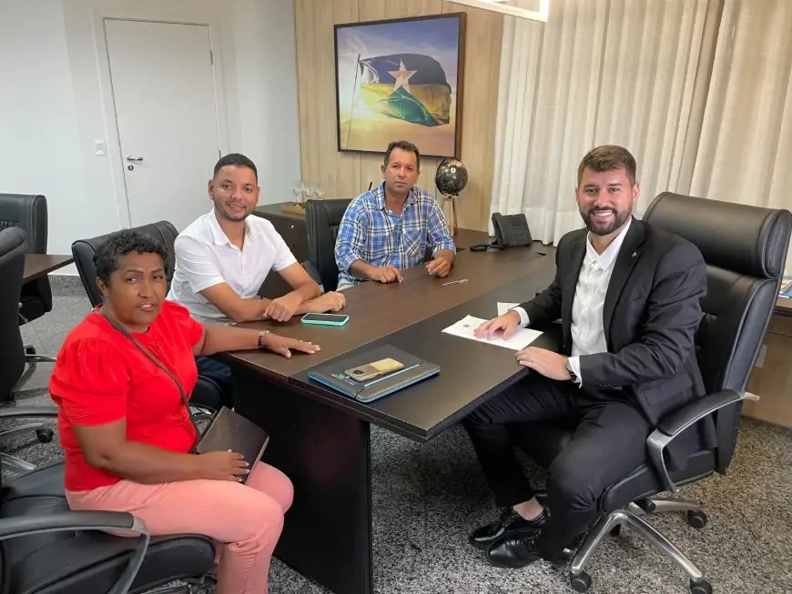 Deputado Nim Barroso recebe comitiva de vereadores