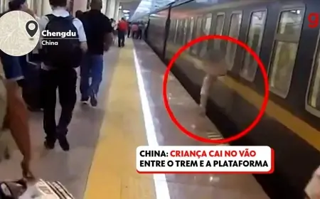 VÍDEO: Policial salva criança que caiu entre trem e plataforma de estação