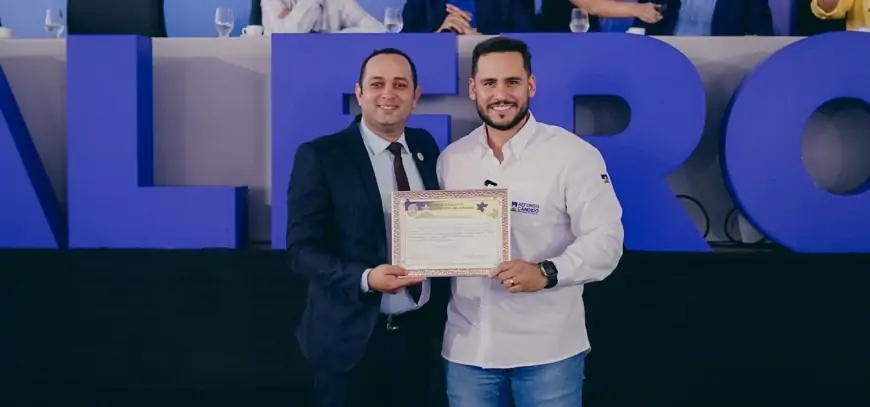 Affonso Cândido recebe título de Cidadão Ji-Paranaense
